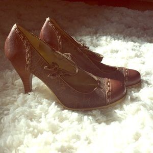 Brown leather embossed Mary Jane Heels size 8